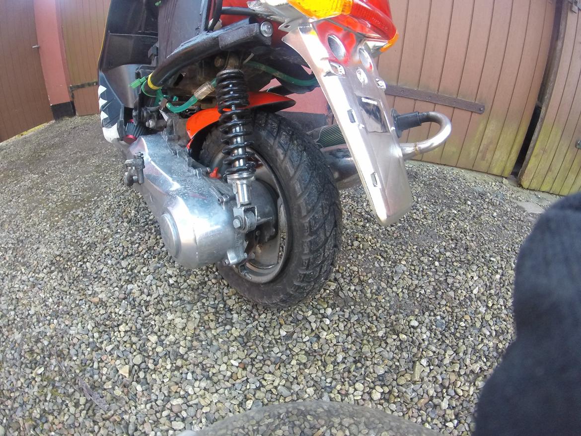 Yamaha Jog FS projekt. - Dækket røg af fælget lige inden en tur -.- billede 66