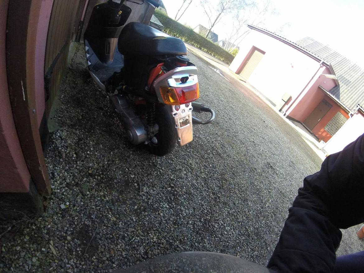 Yamaha Jog FS projekt. - satte reservehjul på d(^,^)b billede 67