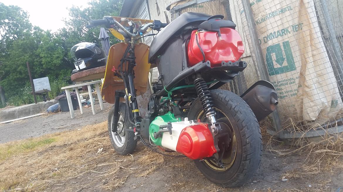 Yamaha Jog FS projekt. - Kæmpe ædnring i projekt, den bliver STD! :O billede 71