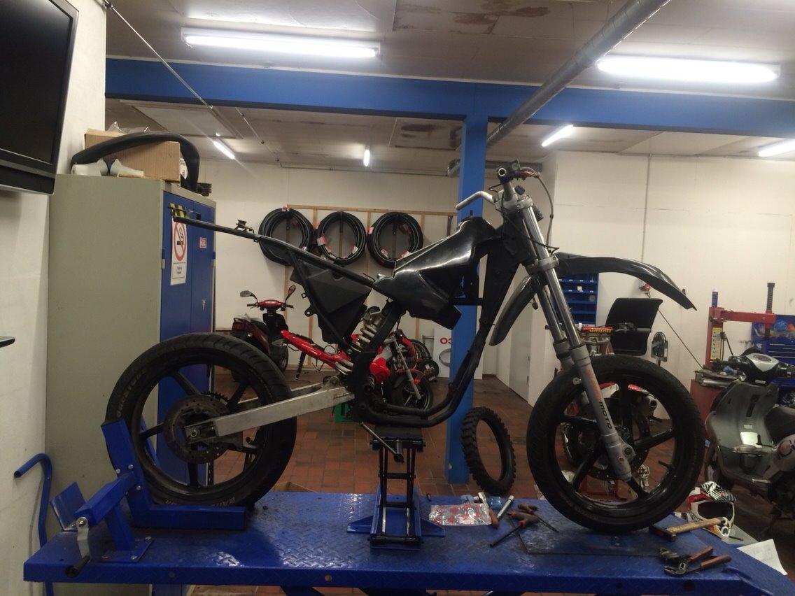 Aprilia Rs50 - Cpi SM Italkit tuning. - Prøvemontering af fælge. billede 10