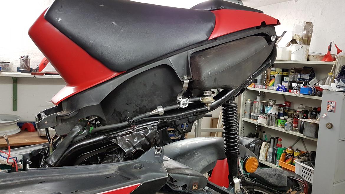 Aprilia sr50 AC årgang 97-01 billede 58