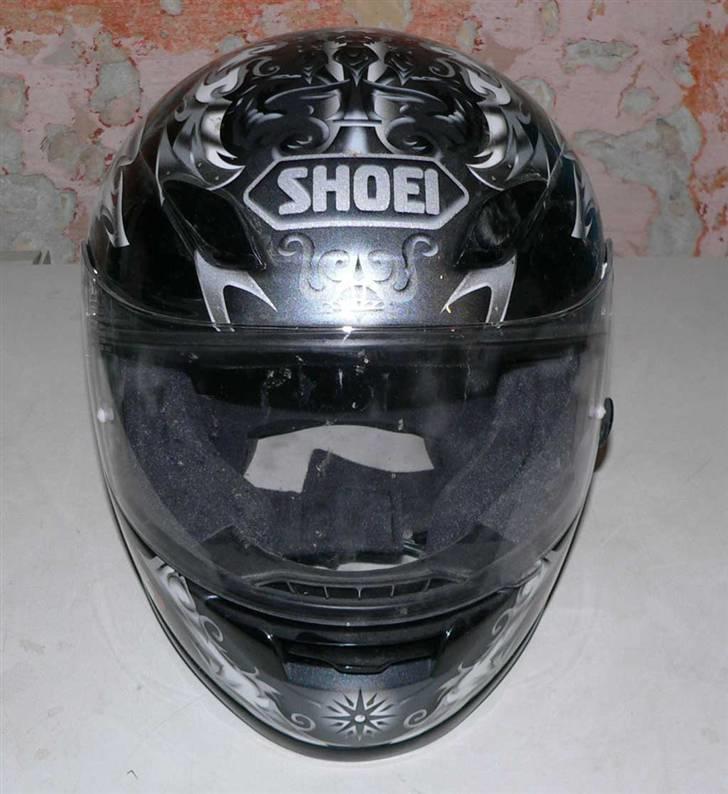 Shoei Diabolic XR 1000 Kevlar hjelm - Forfra  Ja der er bugs på visiret billede 1