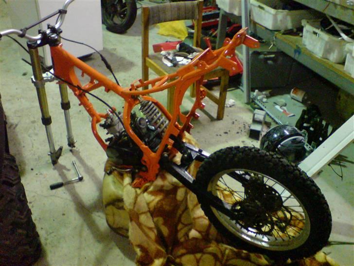 Rmx får ny maling. - Bagsvingeren blev lakeret sort :) så man ikke så godt kan se skidtet.. ;) billede 4