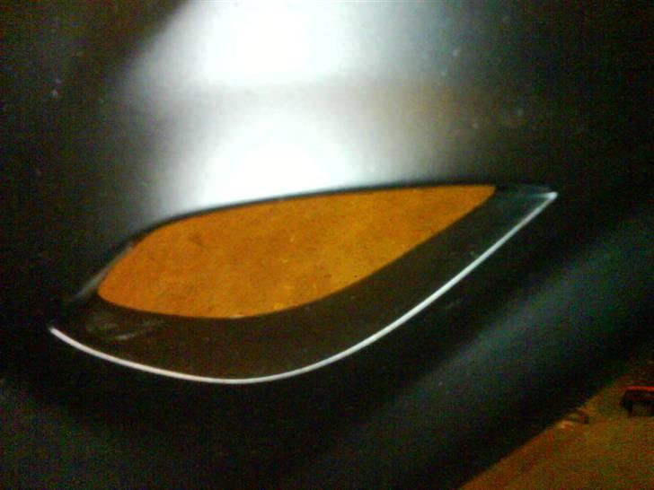 Renovering/styling af Yamaha slider - Larkeret mat sort. Ser fanme lækkert ud. billede 4