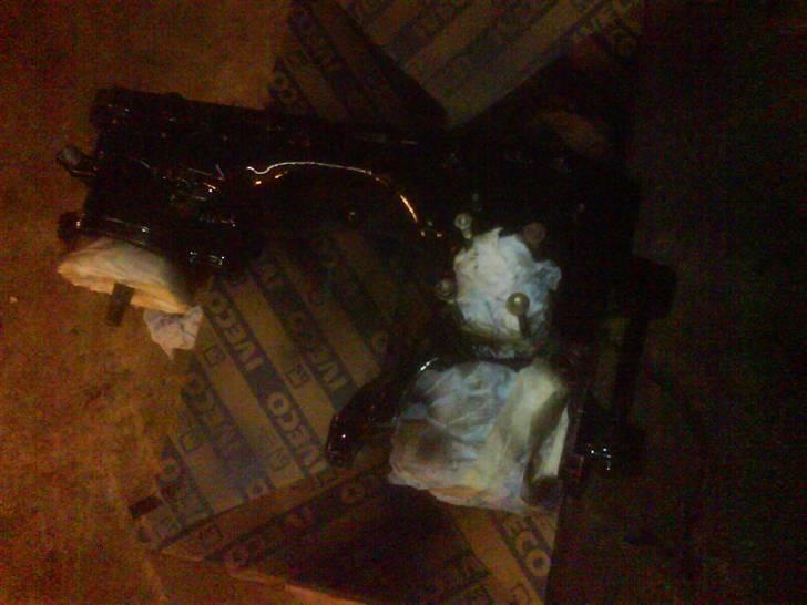 Renovering/styling af Yamaha slider - Malet Blank sort som du kan se. ser pisse nice ud irl!. billede 36