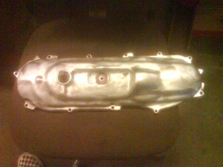 Renovering/styling af Yamaha slider - Vario skjoldet skulle lige slibes ned inden det skulle males :D ser nice ud. billede 44