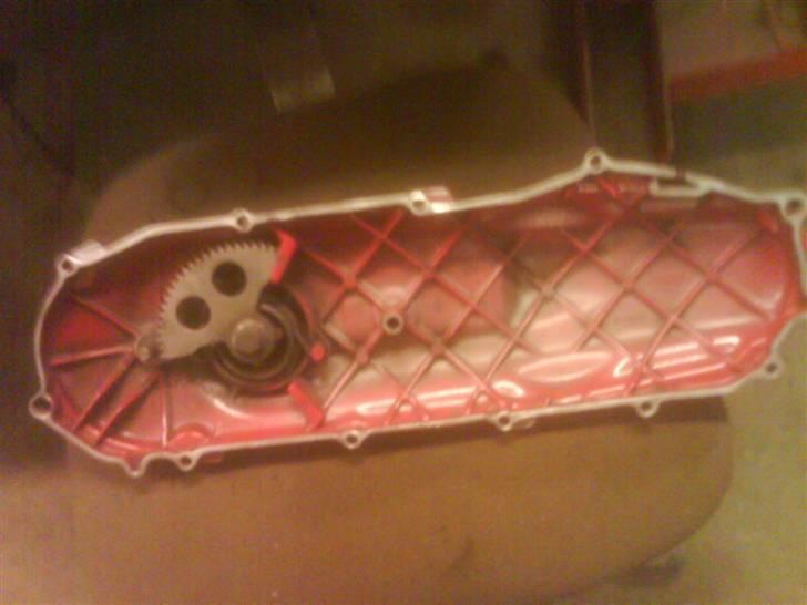 Renovering/styling af Yamaha slider - Tog lige kanten med også.
Sådan at den ikke har buler når den er malet. billede 49