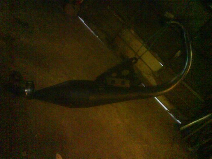 Renovering/styling af Yamaha slider - og så fik den lige en omgang Varme resistant maling:D billede 69