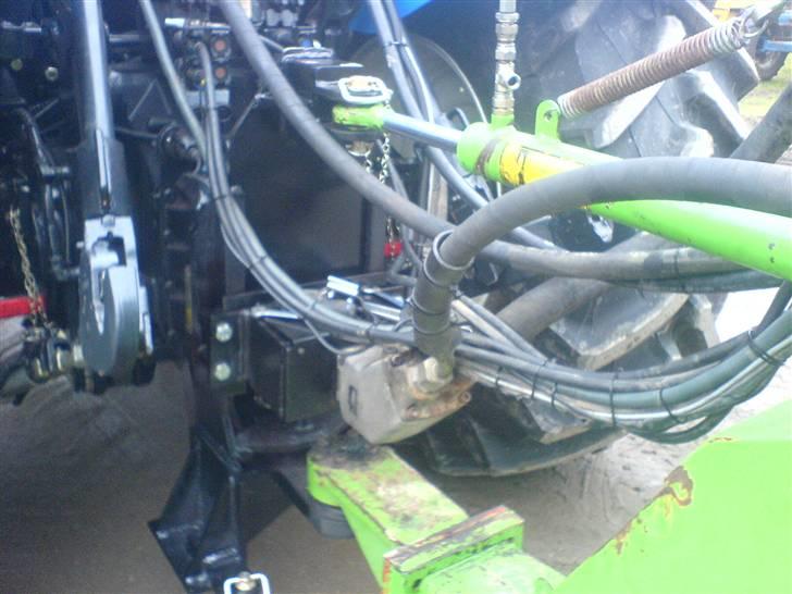 Maskinpartner A/S i Billund - Sådan er det kommet til at se ud med vægtoverføring, tvangsstyrring, pto og forstærkning af træk billede 6