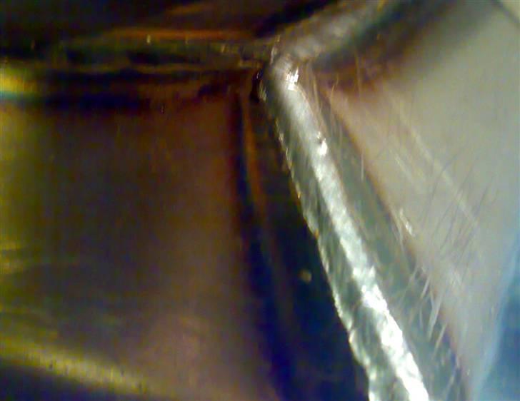 Smede projekter - Svejsning på den lille grill  tæt på :) havde aldrig prøvet at svejse før jeg startede på skolen :) billede 17