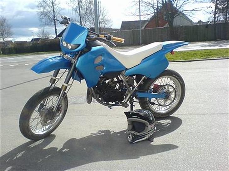 Suzuki SMX Projekt. - Sådan stod den, den dag jeg hentede den. billede 1