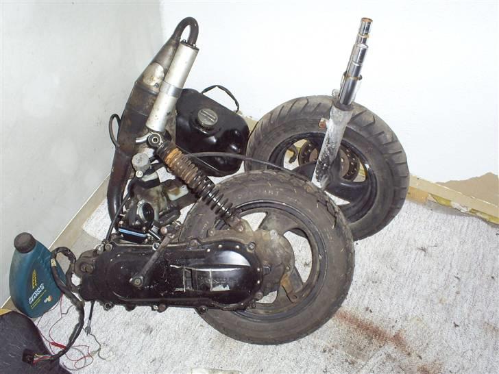 Honda SFX projekt af "KN Customs" - Så er det bare ned og igang med at skille motor fra hinanden :D billede 9