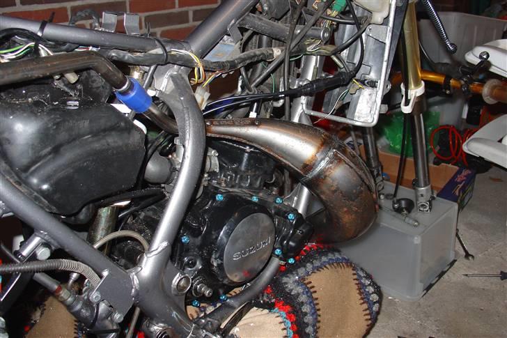 Suzuki SMX Projekt. - Min nye lækre metrakit udstødning.
11/02 - 08 billede 36