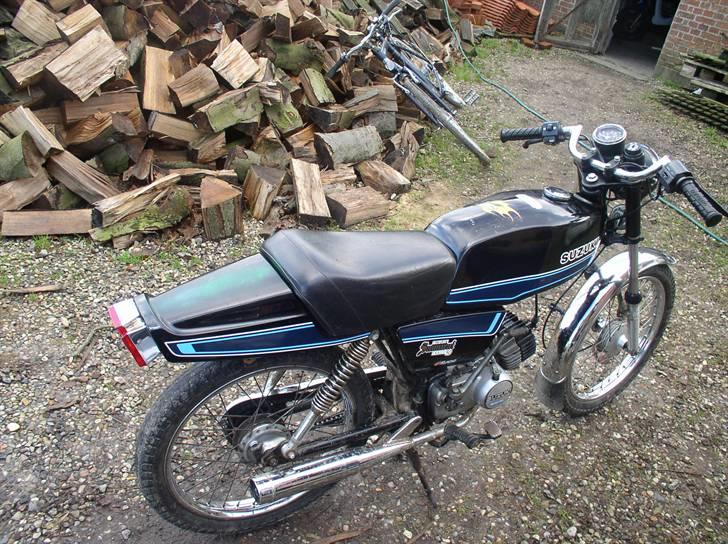 Suzuki Samurai DM50 2G Styling/tuningsprojekt - Her er min lille knallert billede 1