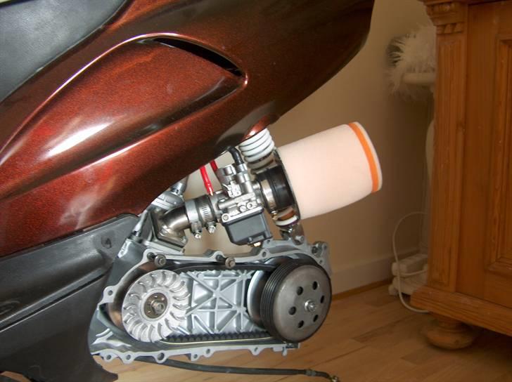 Honda sfx LC evo - SÅ blev den lige lidt samlet og står der med det dejlige variator indmad (mangler dog remskiver) billede 13