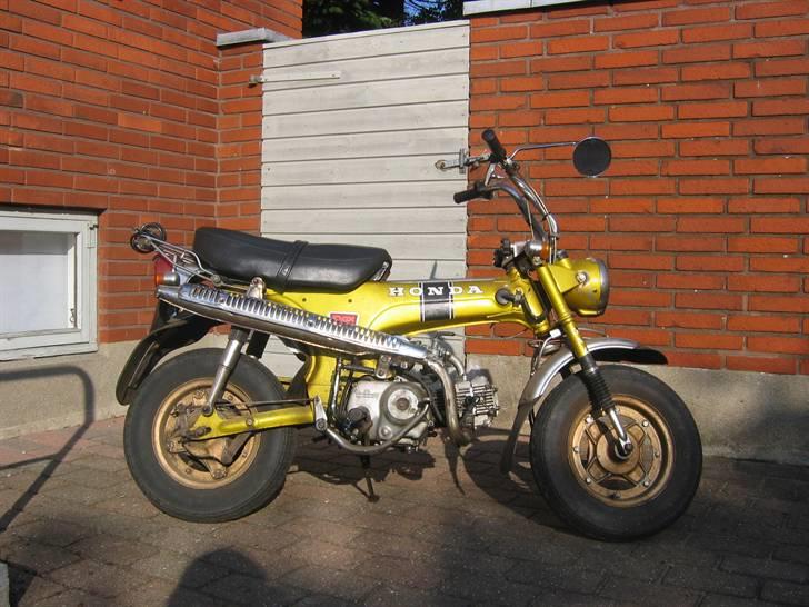 Min Honda Dax - Her er et billede af Daxen, som den forrige ejer sendte til mig. billede 1