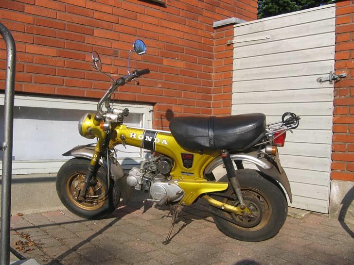 Min Honda Dax - Endnu et billede af den inden jeg købte den. billede 2
