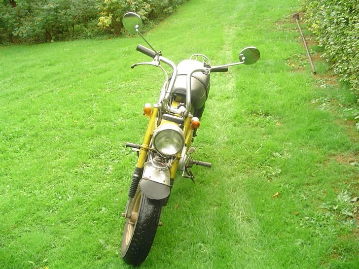 Min Honda Dax - Forfra, med ekstra gummiskærm på. billede 5