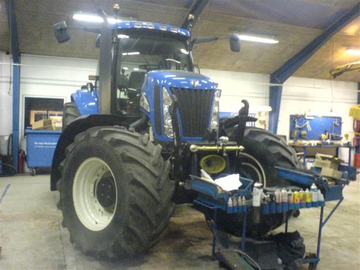 Maskinpartner A/S i Billund - Fuck hvor er He-Va nogle skovlhoveder til at lave frontlifte. der er intet der passer sammen og så er den pisse grim. prøv lige at se hvor langt den stikker op!! billede 19