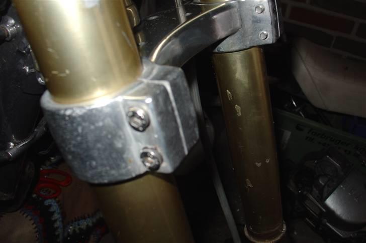 Suzuki SMX Projekt. - Er gået igang med at polere forgaffelbroen. billede 40