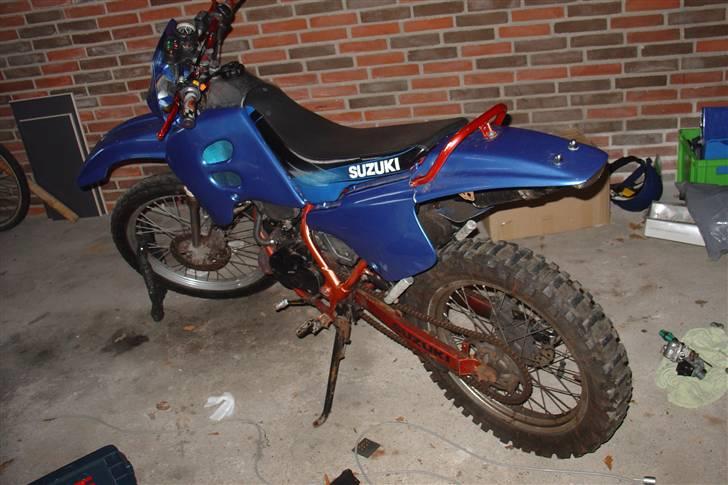 Suzuki SMX Projekt. - Min brors RMX, den kører jeg på indtil min egen er færdig. billede 55