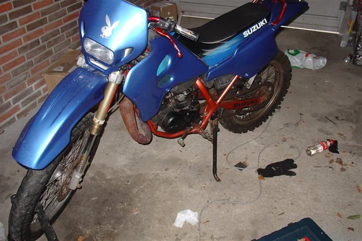 Suzuki SMX Projekt. - Min brors RMX, den kører jeg på indtil min egen er færdig. billede 56