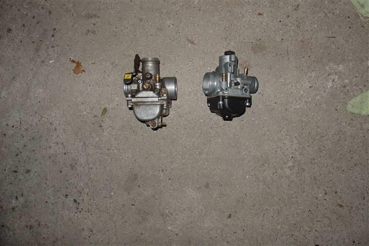 Suzuki SMX Projekt. - Min nye 19 mm dellorto karbu.
og min std. Mikuni karbu. billede 57