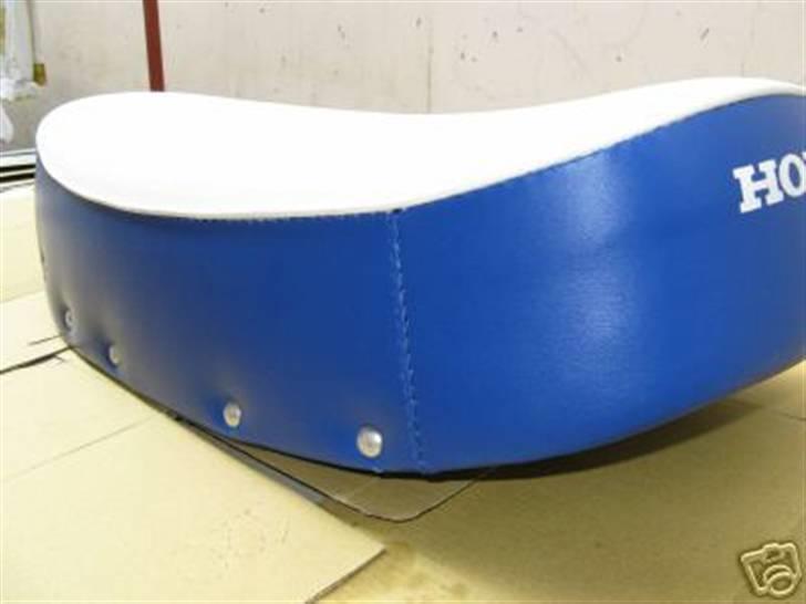 Honda sæder - Honda Dax 6v sædebetræk  Custom Blå Hvid billede 6