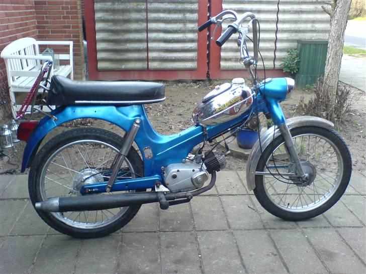 Tomos Cross S 4L... - Ja det er som den ser ud nu. starter altid i første huk den er bare dejlig.. billede 7