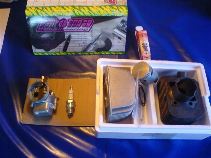 Vespa Ciao tuning - much power :D - NYT tun ...
karbu, tændrør, cylle og top billede 19