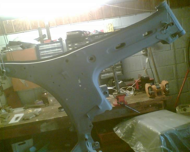 Opbygning af min Yamaha FS1 DX - Stellet er  blevet grundmalet. billede 2