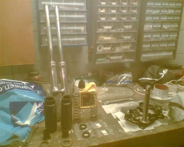 Opbygning af min Yamaha FS1 DX - Alle dele til at samle forgaffelen med. billede 7