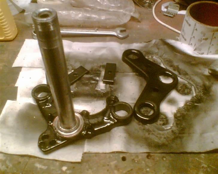 Opbygning af min Yamaha FS1 DX - Gaffelbro og topplade malet sort. billede 8