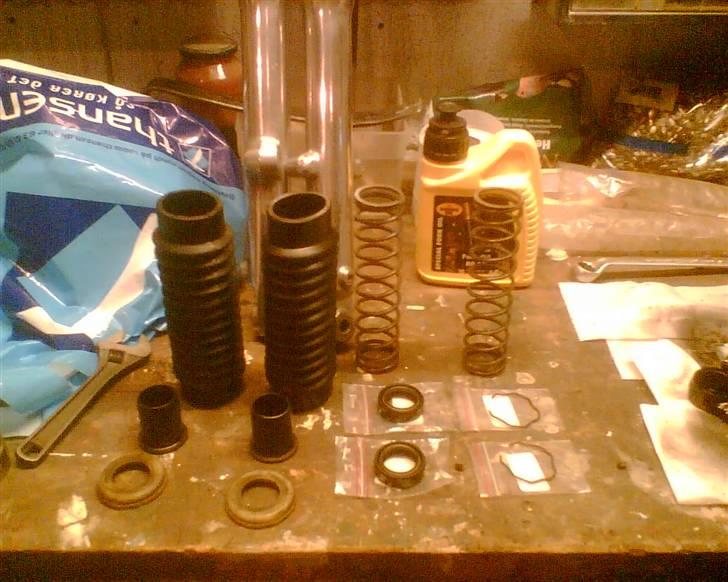 Opbygning af min Yamaha FS1 DX - Igen delene til at samle forgaffelen med. billede 9