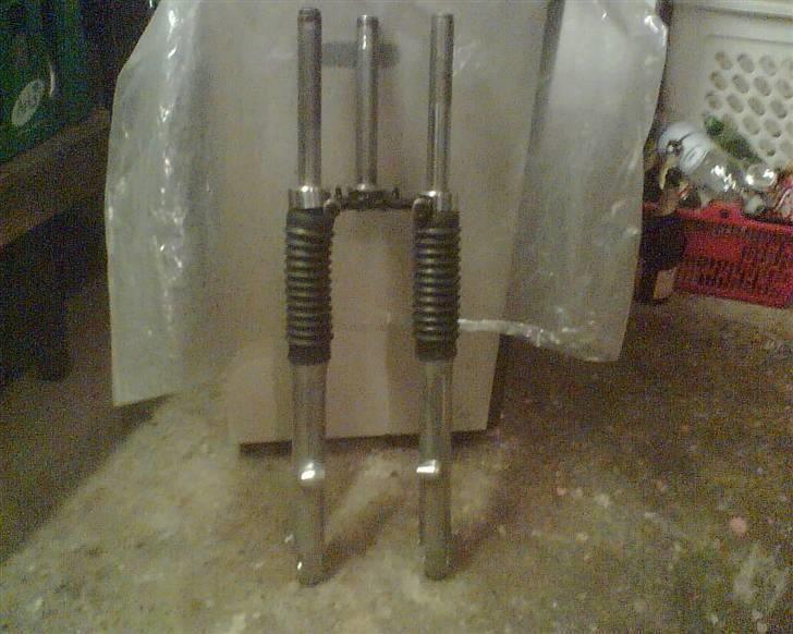 Opbygning af min Yamaha FS1 DX - Forgaffel samlet. billede 10