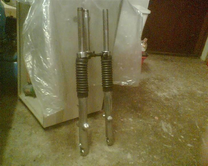 Opbygning af min Yamaha FS1 DX - Forgaffel samlet. billede 11