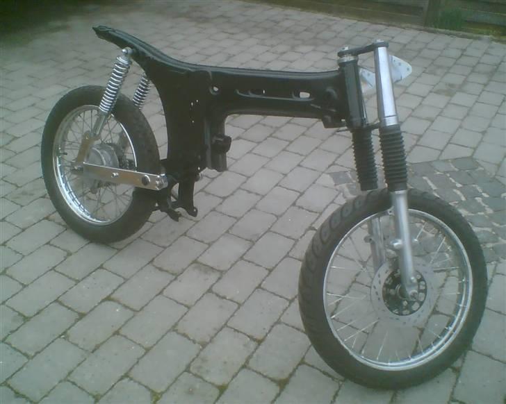 Opbygning af min Yamaha FS1 DX - For- og bag-hjul monteret. billede 15