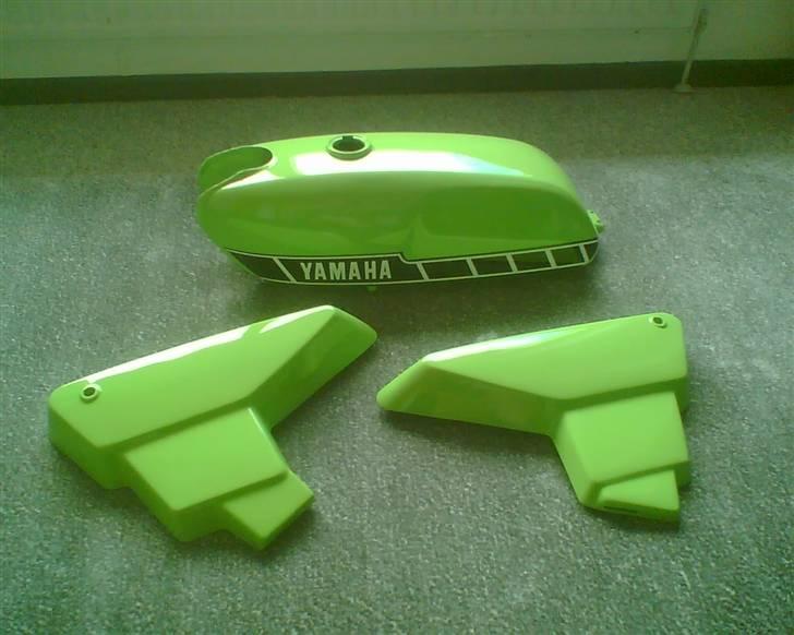 Opbygning af min Yamaha FS1 DX - Tank og sideskjolde lige kommet fra autolakeren. billede 22