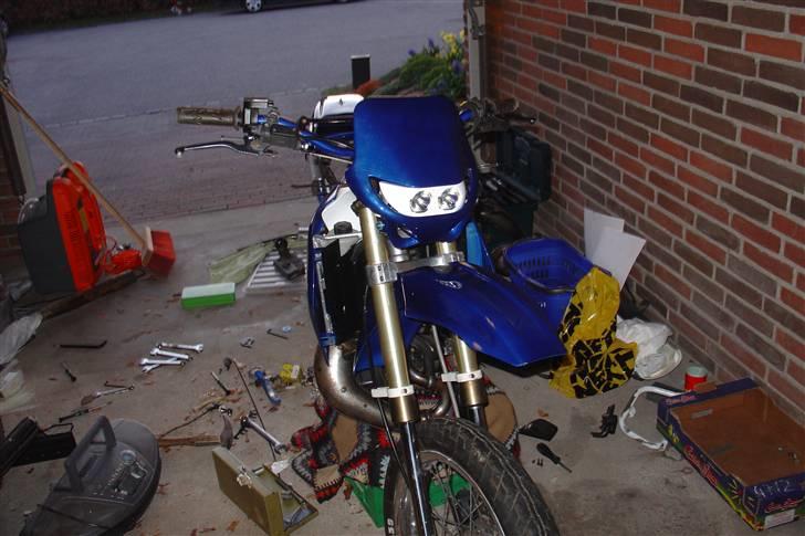 Suzuki SMX Projekt. - Kanon flot blå farve.
Blå og hvid front ser voool godt ud. billede 75