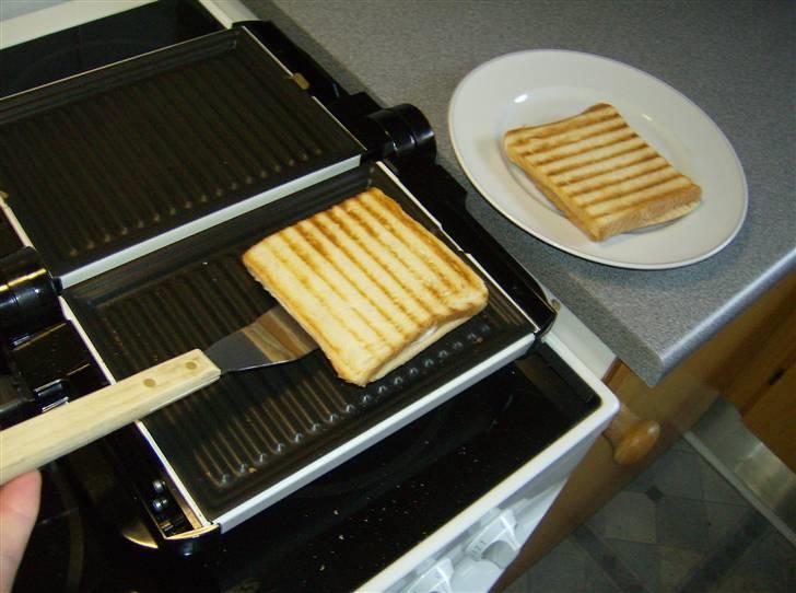 Scooterværksted mad (1) - Så tager du din skrabe dims :p og ligger dem over på tallerkenen billede 20