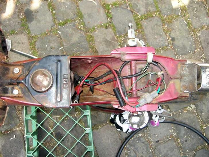 Montering af 140 Ccm på Sonny O´s Dax - Ikke meget her billede 2