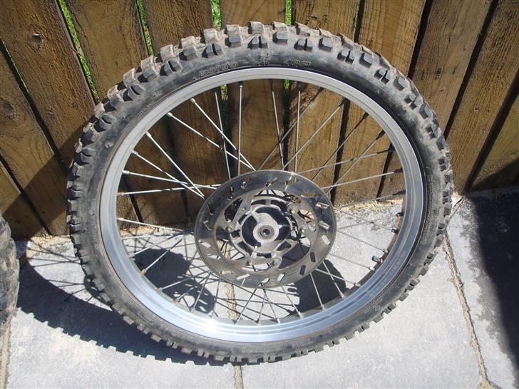 Nye fælge til Derbi Senda Sm X - Fordæk og fælg med skiven. billede 8