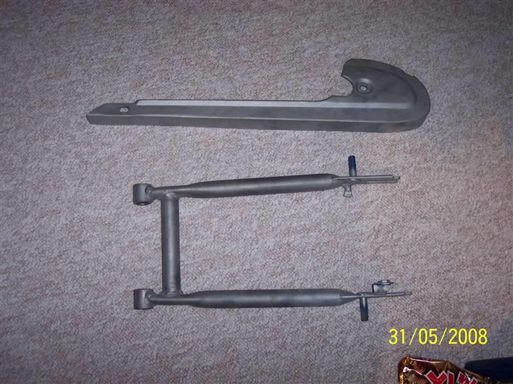 Renovering af Honda Amigo - Sandblæst baggaffel og kædeskærm, så nu er jeg snart klar til at få autolakeret første omgang. billede 8