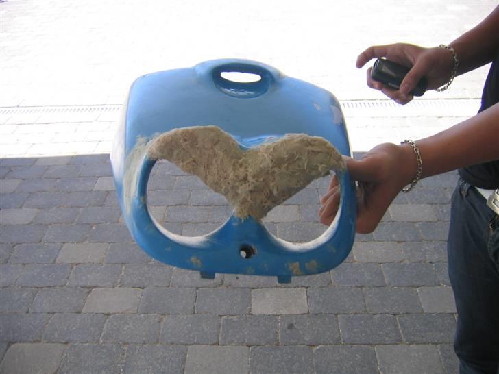 Yamaha bws badboy projekt :D - Sådan ser det ud efter en omgang med glasfiber spartel :D billede 2