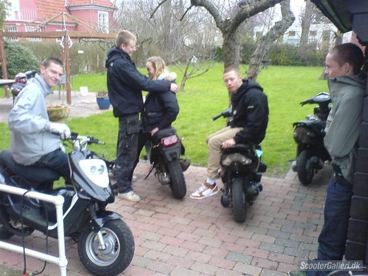 {{currentPhoto.altText}} billede {{currentPhoto.number}}