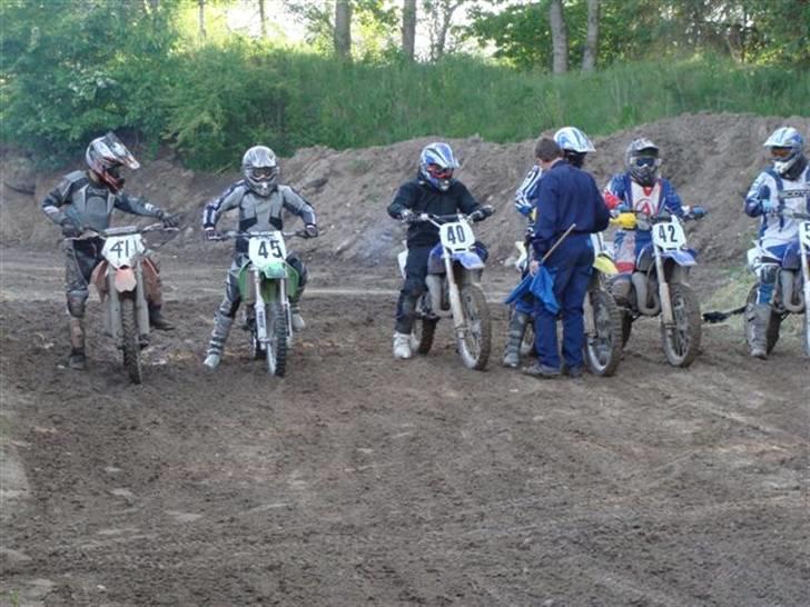 Forskellige motocross billeder - Klar til start, 3 dm kval, mig og marcus ved siden af hinanden billede 3