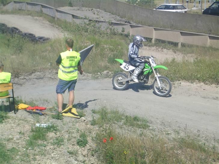 Forskellige motocross billeder - Armen i vejret når man vinder første heat billede 24