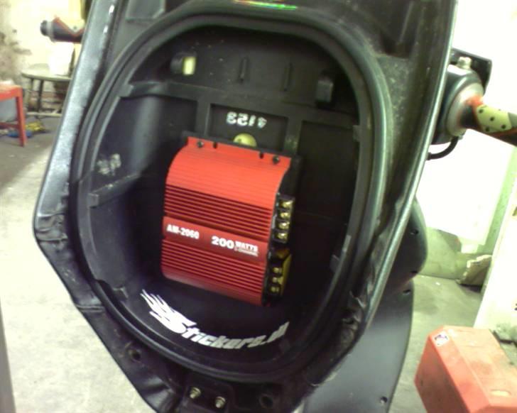 Pioneer Scooter Anlæg - Min forstærker, dog er den ikke sat til på det tidspunkt, men det er den nu!    :P billede 4