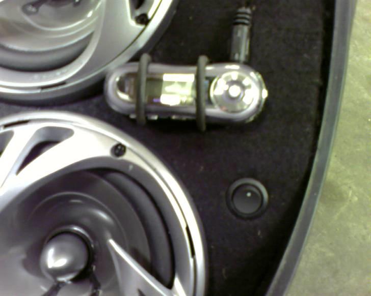 Pioneer Scooter Anlæg - Der kan man bedre se mp3 og holder samt tænd/sluk knap...    Var en af mine venners idee...    :P billede 8