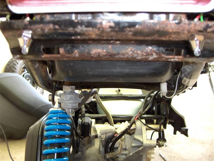 Hot Projekt 08/09 - Har sat 2 nye dioder på, som bliver brugt til blinklys b: det satans rust :( billede 12